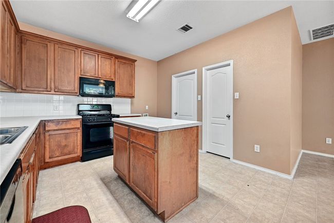 2049 Rachel Ln, House other with 5 bedrooms, 3 bathrooms and 4 parking in Round Rock TX | Image 12