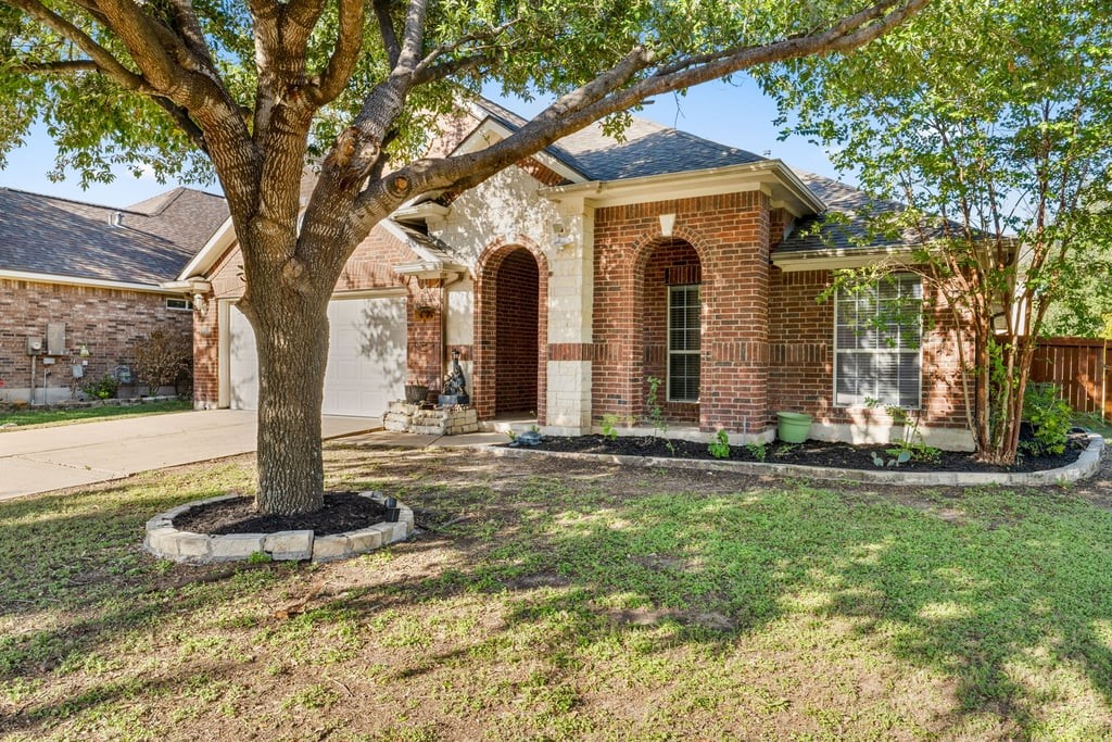 Hanging Rock Dr, Pflugerville, TX 78660