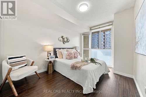 1611-225 Webb Dr, Mississauga, ON, L5B4P2 | Card Image
