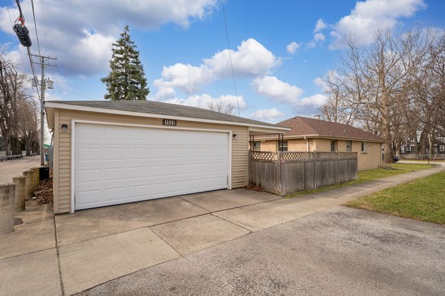 1553 N 39 Th Ave, House other with 3 bedrooms, 1 bathrooms and 2 parking in Stone Park IL | Image 17