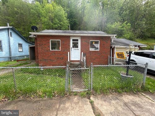 1423 Copperas Fork Road, HOLDEN, WV, 25625 | Card Image