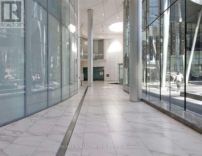 1112 - 14 York St, Condo with 2 bedrooms, 1 bathrooms and null parking in Toronto ON | Image 3