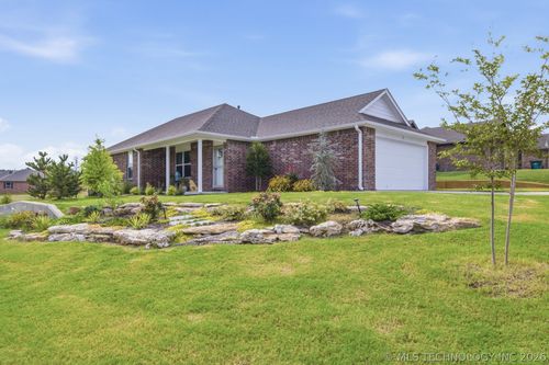 3 S Mayfield St, Sapulpa, OK, 74066-4725 | Card Image