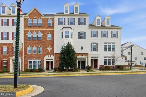 7411 Brunson Cir, GAINESVILLE, VA, 20155-4904 | Card Image