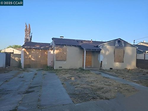 215 Madison Ave, Bay Point, CA, 94565-3311 | Card Image