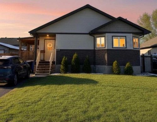 125 Beardsley Cres, Fort Mcmurray, AB, T9H2T5 | Card Image