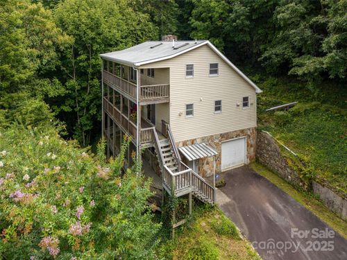 10-94 Marcellina Dr, Fairview, NC, 28730-8613 | Card Image