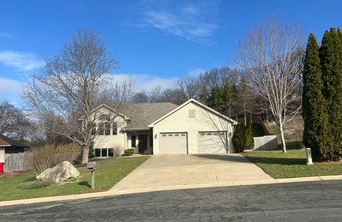 530 Cedar Ct Ne, Pine Island, MN, 55963-9708 | Card Image