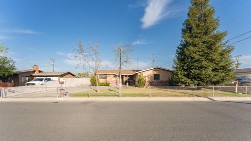 1306 Lowery St, Porterville, CA, 93257-1113 | Card Image