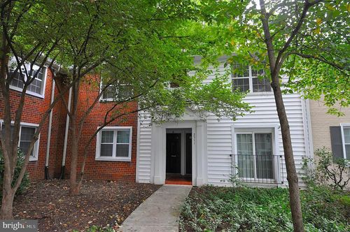 b-2511 S Walter Reed Dr, ARLINGTON, VA, 22206-1200 | Card Image