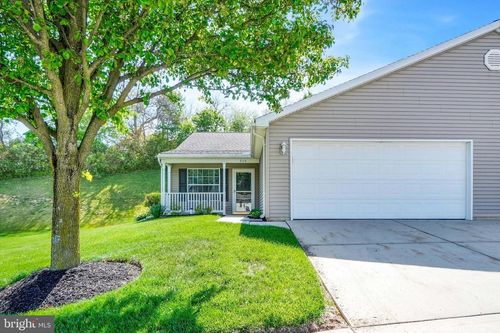 7172 Seneca Ridge Dr, YORK, PA, 17403-9490 | Card Image