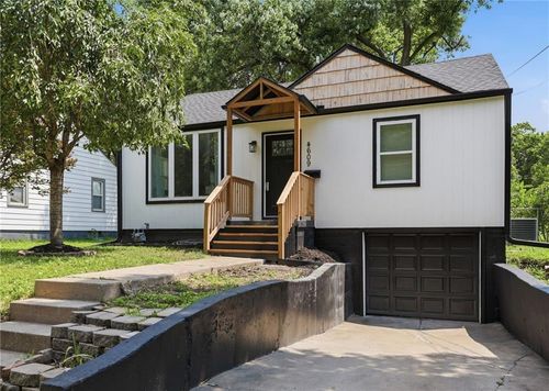 4609 Lloyd St, Kansas City, KS, 66103-3233 | Card Image