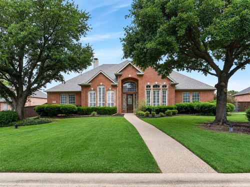 1210 Forest Hills Dr, Southlake, TX, 76092-7802 | Card Image