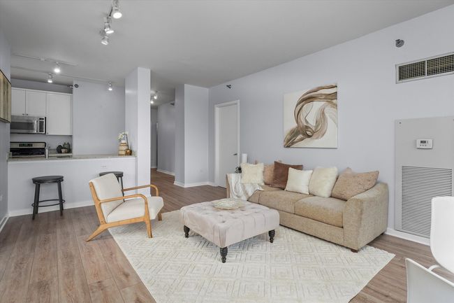 APT-1301 - 330 W Grand Ave, Home with 2 bedrooms, 2 bathrooms and null parking in CHICAGO IL | Image 5