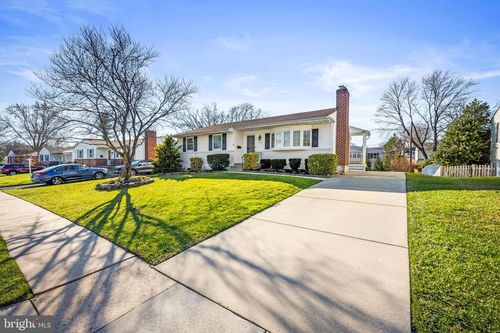 2112 Suburban Greens Dr, Timonium, MD, 21093-3326 | Card Image