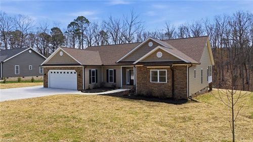 311 Marigold Ln, Lexington, NC, 27292-6905 | Card Image
