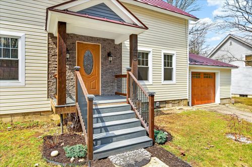 25 Bluff St, Proctor, VT, 05765-1008 | Card Image