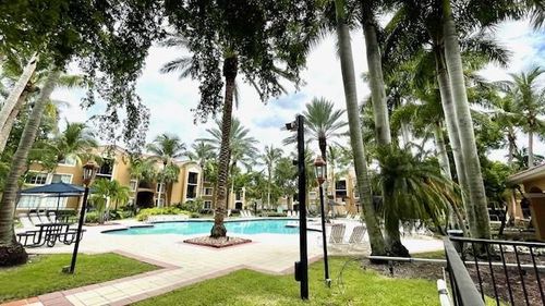 apt-202-8000 N Nob Hill Rd, Tamarac, FL, 33321-7404 | Card Image