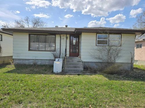 10714 101 St, Peace River, AB, T8S1L1 | Card Image