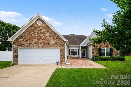 6900 Daisy Bee Ct, Charlotte, NC, 28216-7100 | Card Image