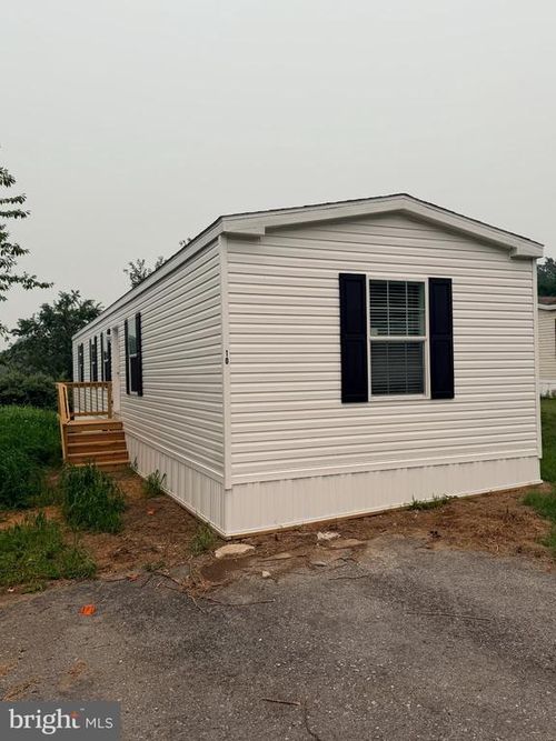 10 Buffalo Drive, Shippensburg, PA, 17257 | Card Image
