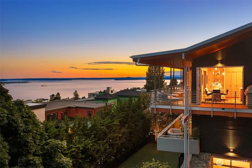 1215 Warren Ave N, Seattle, WA, 98109-3253 | Card Image
