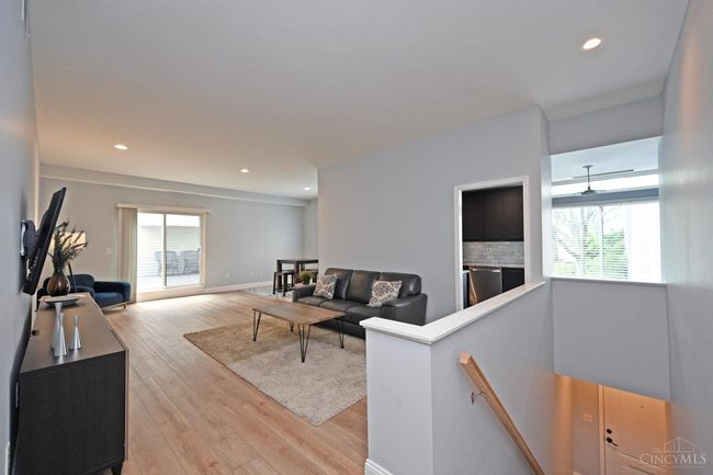 2320 Dina Ave, Condo with 2 bedrooms, 2 bathrooms and null parking in Cincinnati OH | Image 5
