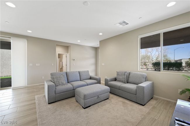 1091 E Sunset Rd, House other with 3 bedrooms, 3 bathrooms and null parking in Henderson NV | Image 14