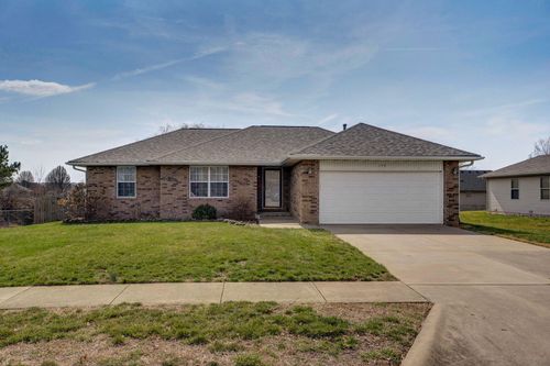 143 Pineridge Blvd, Rogersville, MO, 65742-8722 | Card Image