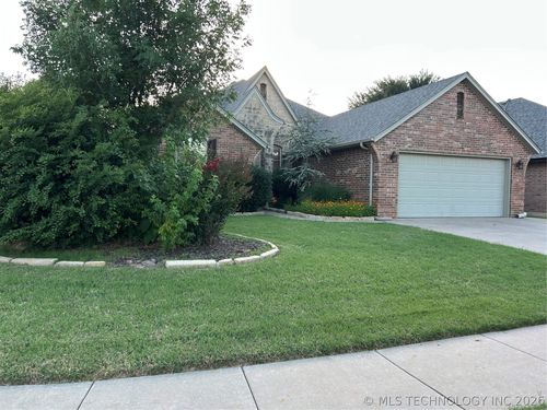 17217 Picasso Dr, Oklahoma City, OK, 73170-6607 | Card Image