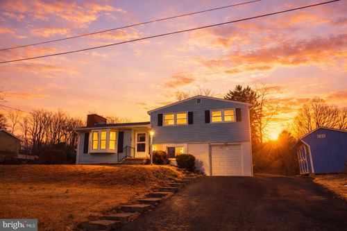 519 Matilda Ave, LEMONT, PA, 16851-9051 | Card Image