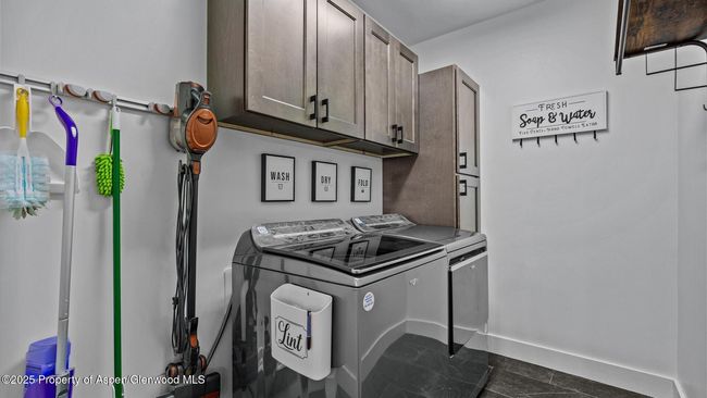 450 E 10 Th St, House other with 3 bedrooms, 2 bathrooms and 5 parking in Rifle CO | Image 17
