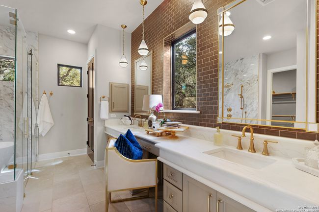 8170 Blue Oak, House other with 4 bedrooms, 5 bathrooms and null parking in Garden Ridge TX | Image 73
