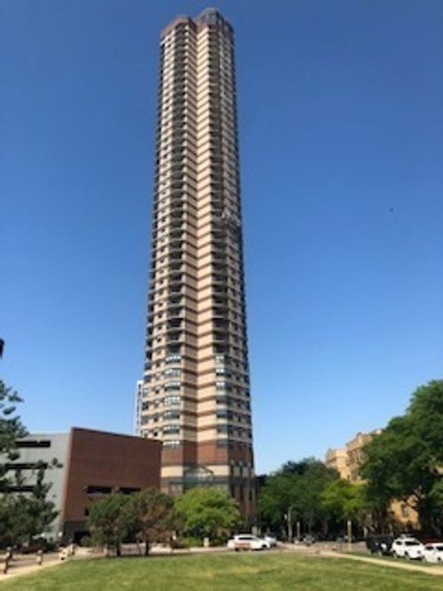 4309-3660 N Lake Shore Dr, Chicago, IL, 60613-5318 | Card Image