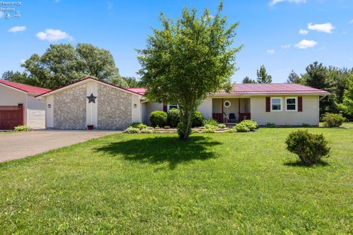 24475 Smith Rd, Wellington, OH, 44090-9530 | Card Image