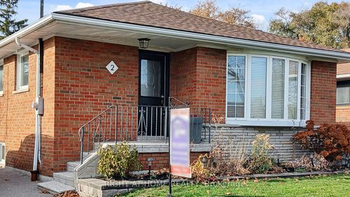 2 Barnes Cres, Scarborough, ON, M1G1Z9 | Card Image