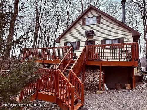 104 Hickory Cir, Greentown, PA, 18426-3030 | Card Image