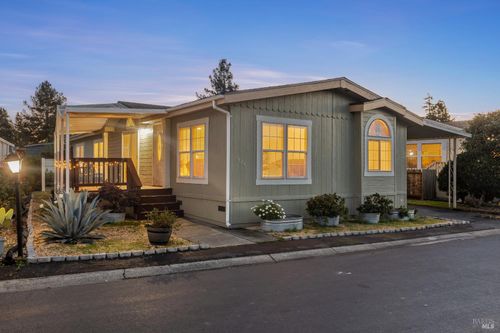 526 Mendocino Dr, Petaluma, CA, 94954-1309 | Card Image