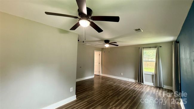Rear BR | Image 18