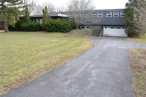 37 Brookhollow Dr, Owasco, NY, 13021-9615 | Card Image