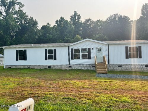 826 Herrings Chapel Rd, Burgaw, NC, 28425-2862 | Card Image