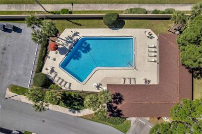 203 - 2693 Sabal Springs Circle, Condo with 2 bedrooms, 2 bathrooms and null parking in Clearwater FL | Image 3