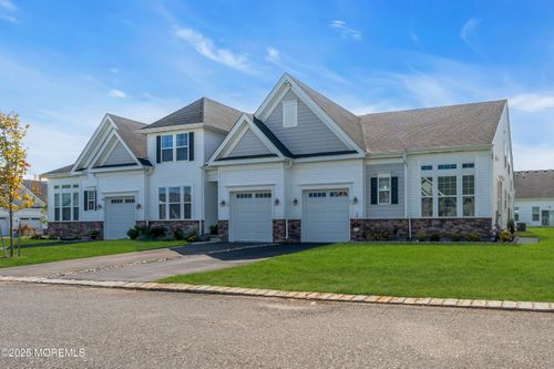 21 Gulfstream Rd, New Egypt, NJ, 08533-1728 | Card Image