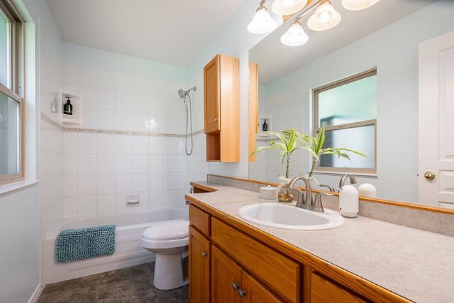 23819 Zeron Ave, House other with 6 bedrooms, 3 bathrooms and 4 parking in Maple Ridge BC | Image 22