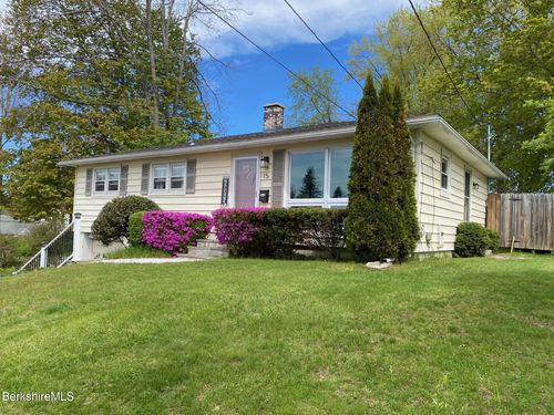15 Williamsburg Ter, Pittsfield, MA, 01201-1937 | Card Image