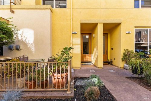 310 City Center Drive, Rohnert Park, CA, 94928 | Card Image
