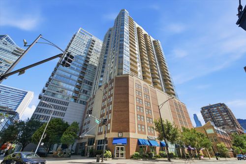2407-645 Kingsbury St, Chicago, IL, 60654-6866 | Card Image