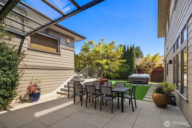 212 5 Th Ave W, House other with 4 bedrooms, 4 bathrooms and 4 parking in Kirkland WA | Image 33