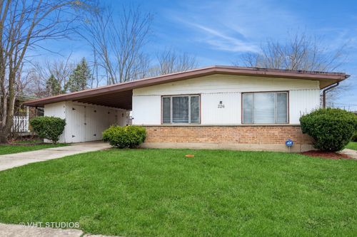 226 Shabbona Dr, Park Forest, IL, 60466-2448 | Card Image