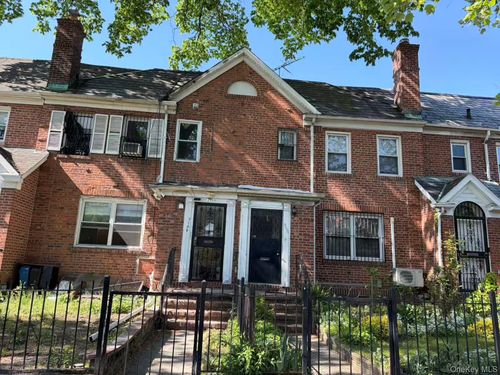 71-09 34th Ave, Jackson Heights, NY, 11372-1037 | Card Image